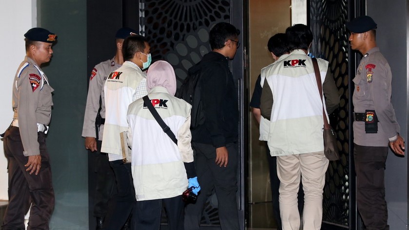 Ketua Umum Partai Golkar Setya Novanto Dihimbau Menyerahkan Diri