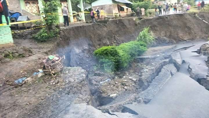 Di Smalungun, Jalan Sepanjang 30 meter Ambruk