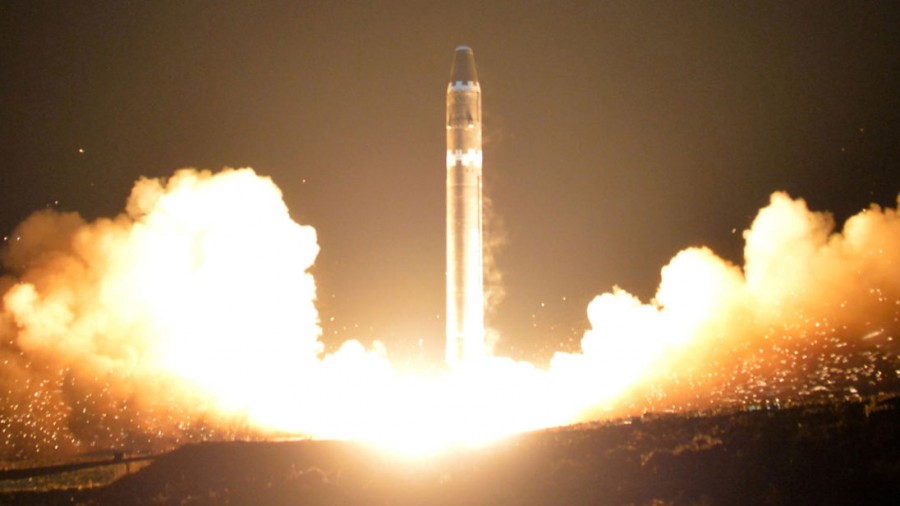 Kru Maskapai Lihat Rudal Korea Utara Kembali Masuki Atmosfer