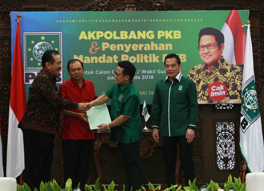 PKB Serahkan Mandat Politik Kepada Bakal Calon Gubernur Dan Wakil Gubernur 