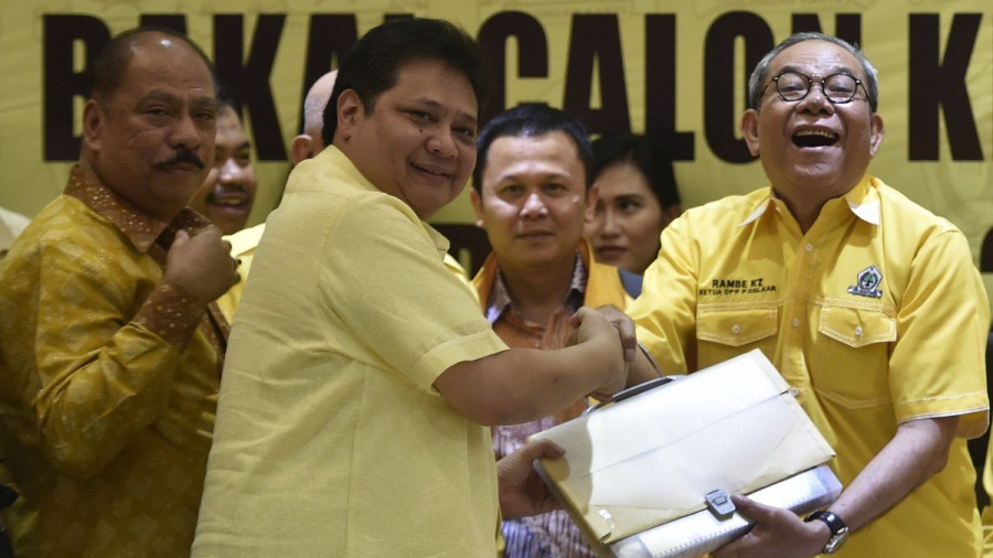 Menelisik Perdebatan Jabatan Rangkap Ketum Golkar
