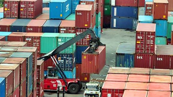 Dua Kendala Utama Tingginya Biaya Logistik dan Rendahnya Daya Saing