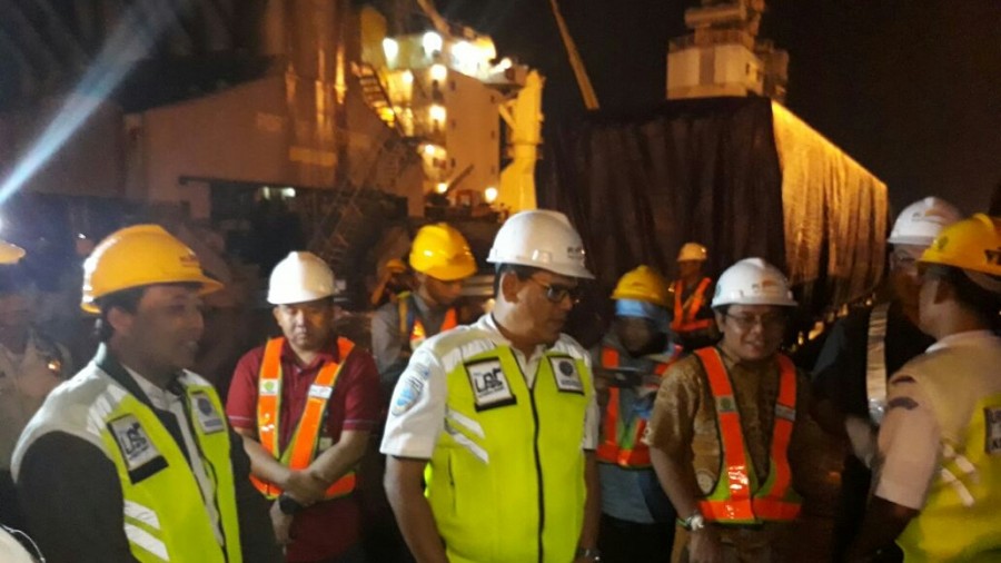 Kereta LRT Tiba di Pelabuhan Boom Baru
