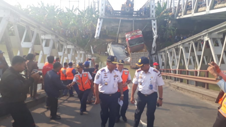 Dirjen Hubdar Berduka Robohnya Jembatan Babat - Widang
