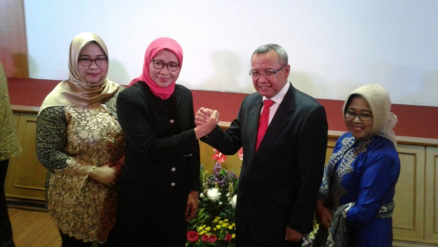 Utami, Perempuan Pertama