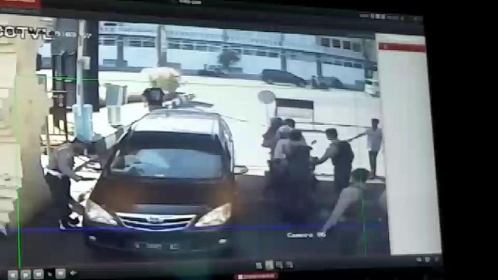 Mapolrestabes Surabaya Diserang Teroris, Sejumlah Korban Dilarikan ke Rumah Sakit