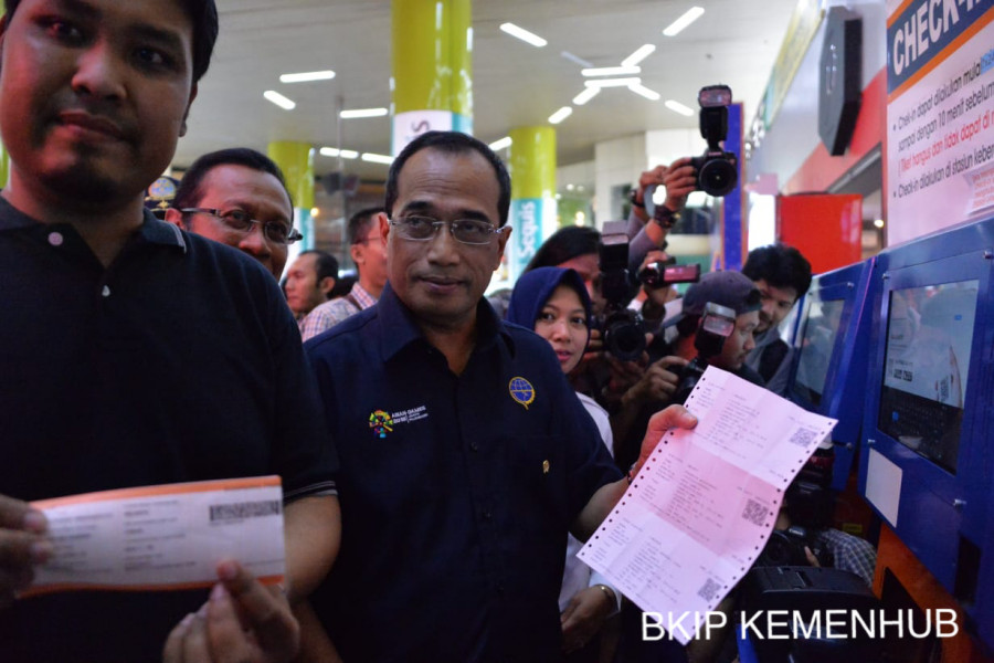 Proyek Kereta Api Semi Cepat Jakarta - Surabaya Selesai 2020