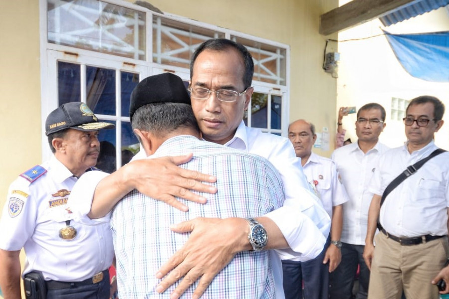 Inilah janji Menhub Pada Keluarga Korban Tenggelamnya KM Lestari Maju
