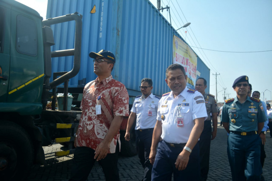 Kapal Bantuan Kemanusiaan Diarahkan Bongkar di ke Donggala