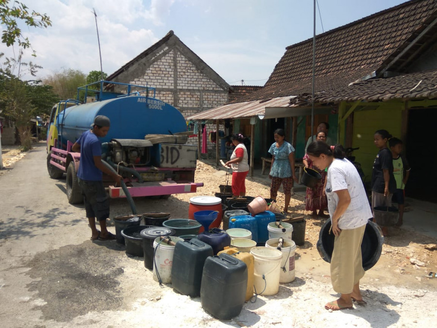 UPP Kelas III Brondong Salurkan Bantuan Air Bersih
