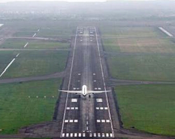 Setelah Ditutup 2,5 Jam Bandara Juanda Surabaya Kembali Beroperasi