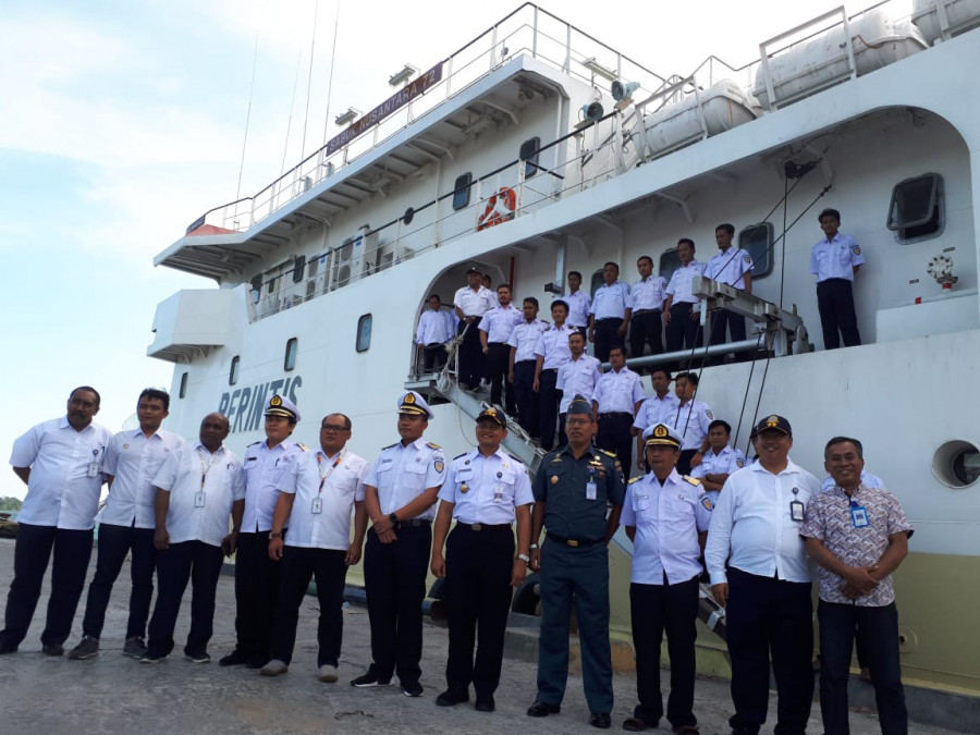 Ditjen Hubla Kembali Serahkan Dua Kapal Perintis