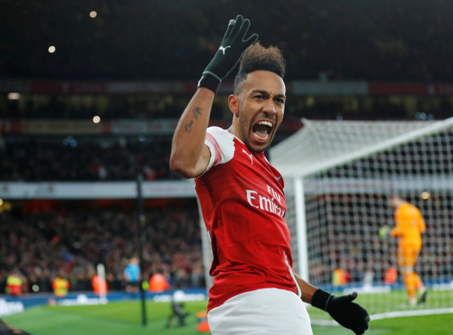 Arsenal Kudeta Posisi Manchester United