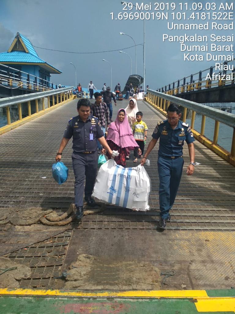 KSOP Dumai Berikan Pelayanan Khusus Kepada Penumpang Usia Lanjut