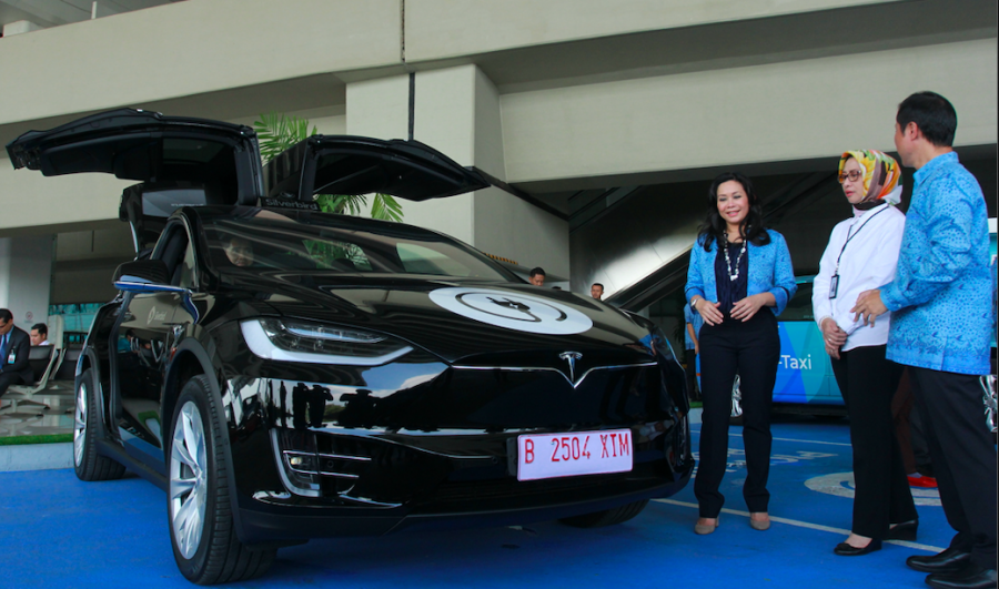 Bluebird Taksi Operasikan Armada Listrik di Bandara Soetta