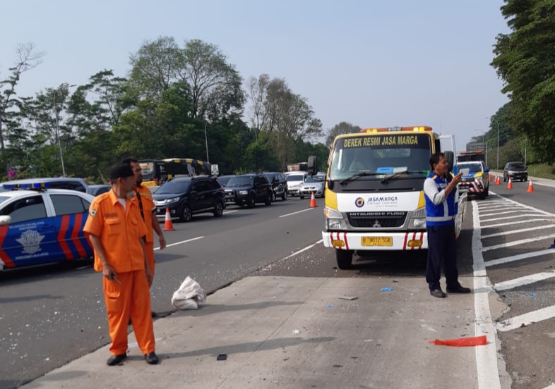 Laka Mobil APV di Tol Jagorawi, Begini Respon di Lapangan