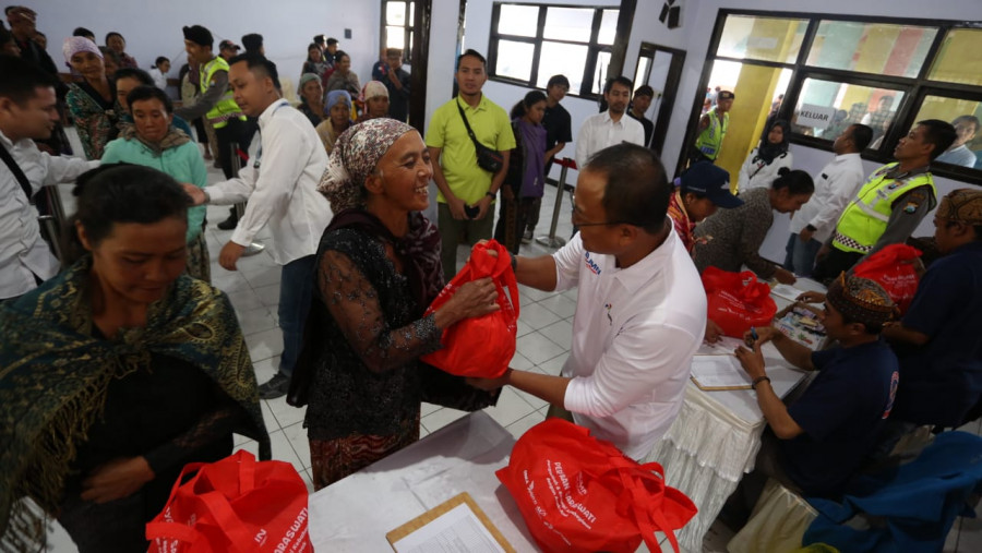 5 BUMN Gelar Baksos Pangan Murah di Tengger Probolinggo