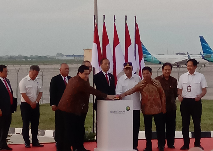 Tekan Tombol, Presiden Jokowi Resmikan Runway 3 Bandara Soetta