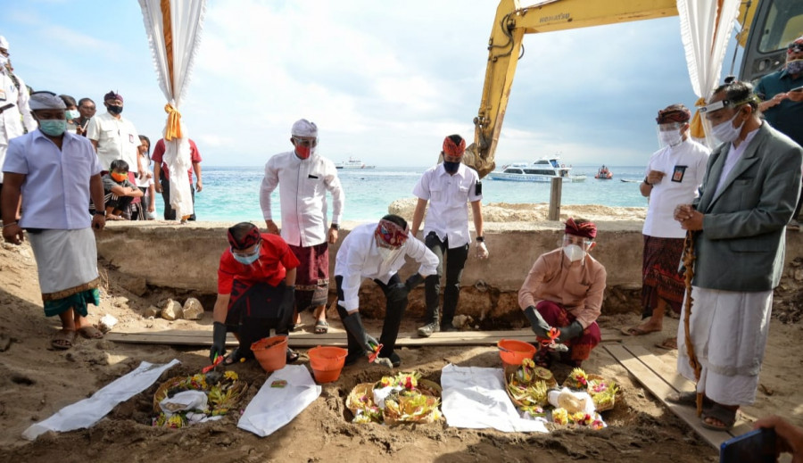 Menhub  Budi Karya Lakukan Groundbreaking Pembangunan Dua Pelabuhan Penyeberangan di Bali