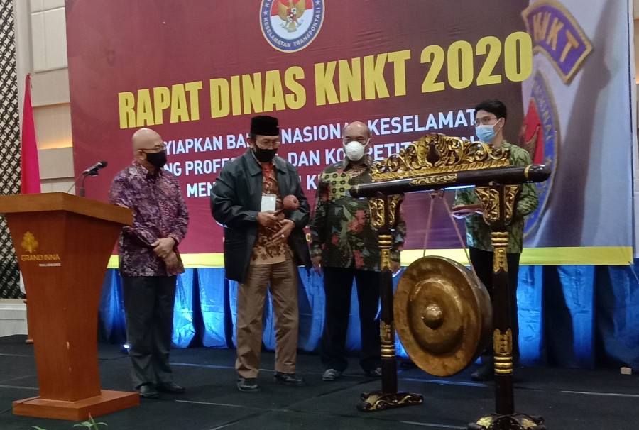 Sekjen Kemenhub Djoko Sasono Buka Radin KNKT Tahun 2020 di Yogyakarta