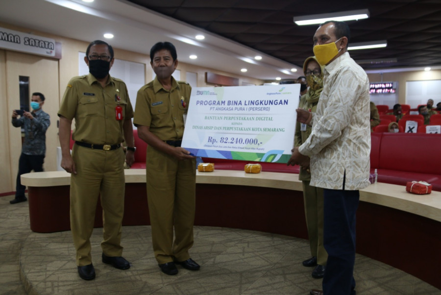 Dukung Pendidikan Daerah, AP I Berikan Bantuan Perpustakaan Digital Senilai Rp82 Juta