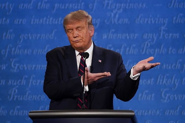 Terpapar Covid, Donald Trump Dipindahkan ke Pusat Medis Militer