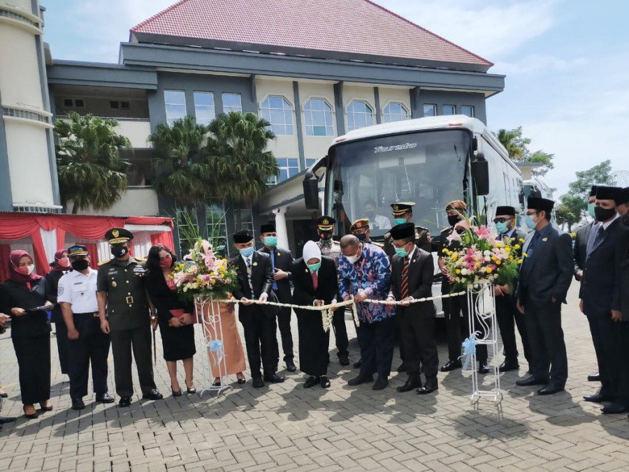 DAMRI Resmi Operasikan Angkutan Wisata Batu ke Bromo PP
