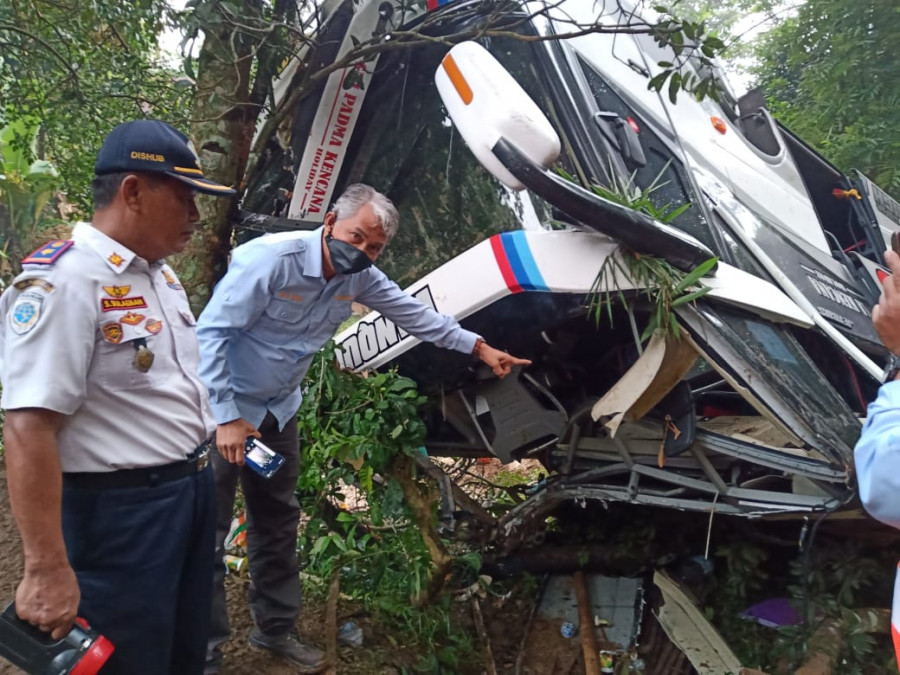 Rem Blong, Regulasi dan Kepedulian Pada Sesama
