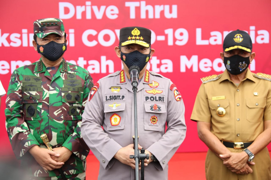 Tinjau Vaksin Covid-19 di Medan, Ini Harapan Kapolri dan Panglima TNI
