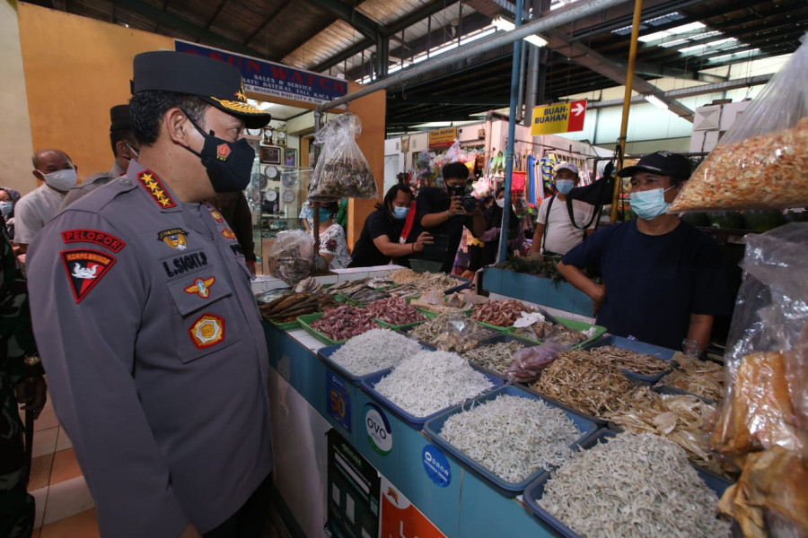 Tinjau Pasar Modern BSD, Kapolri Ingin Prokes Ditegakan Guna Menurunkan Level PPKM