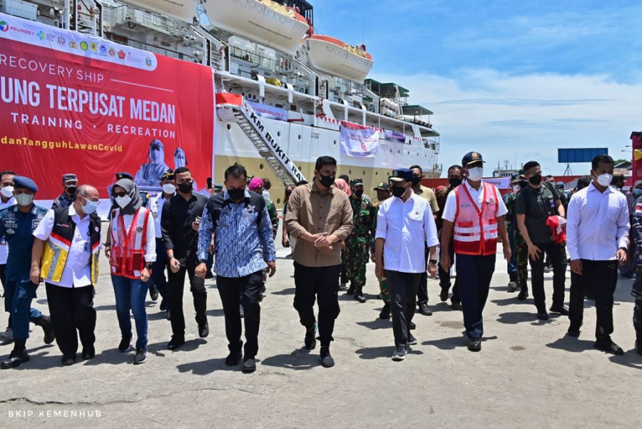 Menhub Budi Karya Bersama Menteri BUMN Dan Walikota Medan Tinjau Kapal Isoter KM Bukit Raya di Medan