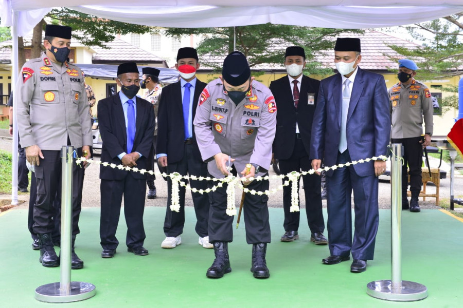 Kapolri Resmikan Gedung Baru Ponpes Assalam Dan Tinjau Vaksinasi se-Jawa Barat