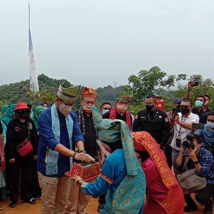 Menparekraf Kunjungi Desa Wisata Binaan SKK Migas-PHR di Riau