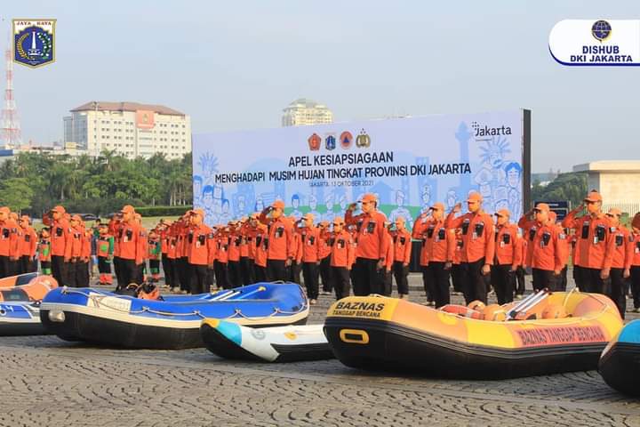 Gubernur Anies Baswedan Pimpin Apel Siaga Jelang Musim Hujan DKI Jakarta di Monas