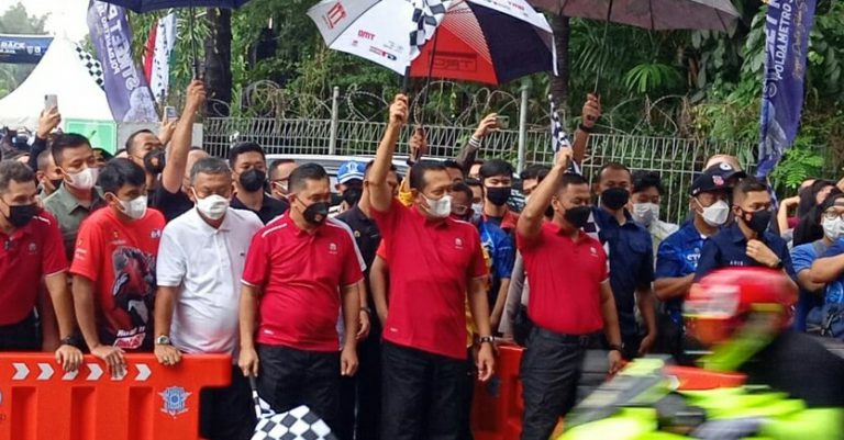 Kapolda Metro Bersama Ketua IMI Buka Street Race di Ancol Jakarta
