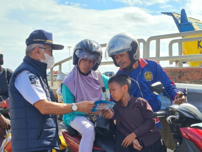 Pelabuhan Bira dan Pamatata Terapkan Pembayaran Tiket Ferry secara Nontunai