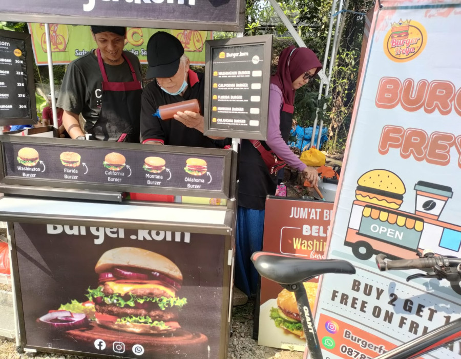 JCC Hadirkan Kuliner Asal Hanburg di Pesta Rakyat Waduk Setu