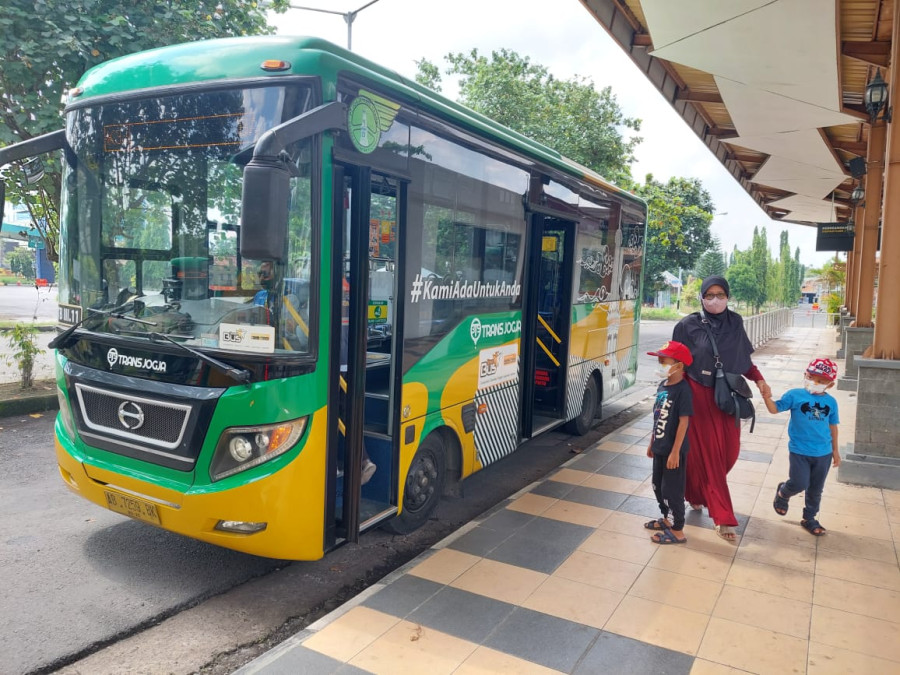 Transportasi Umum Bagi Warga Kurang Mampu