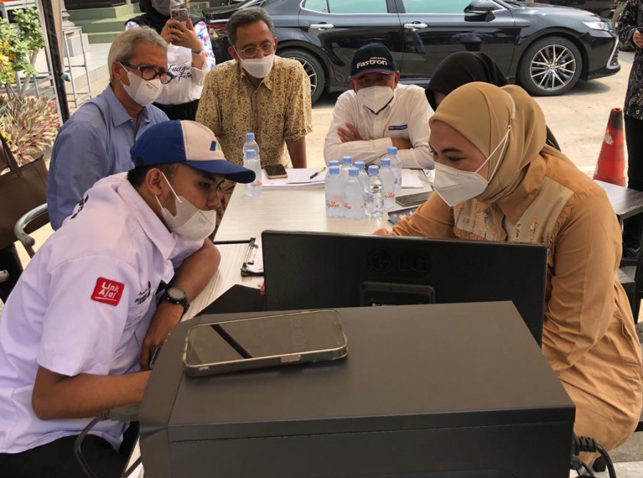 Kemenko Perekonomian Tinjau Pendaftaran Subsidi BBM Tepat Sasaran di Bandung