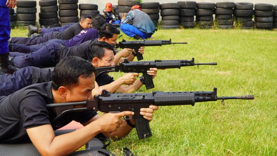 Personil KPLP Tingkatkan Keterampilan Menembak