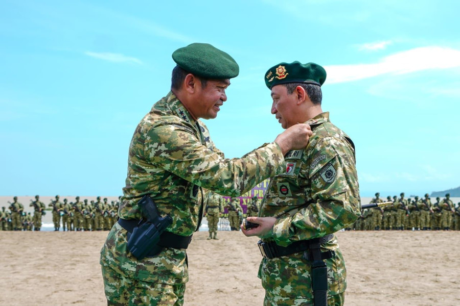 Kapolri Dikukuhkan Sebagai Warga Kehormatan Kostrad