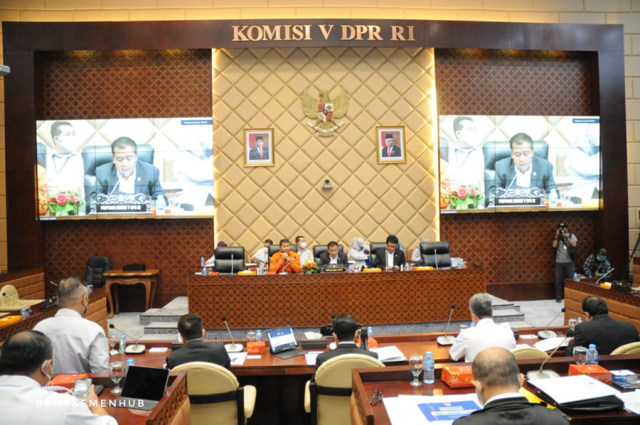 Komisi V DPR RI Desak Menhub Budi Segera Evaluasi Bandara Yang Minim Pelayanan
