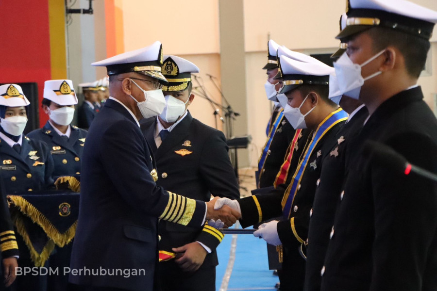 Poltekpel Surabaya Wisuda 431 Pelaut Ahli Nautika dan Teknika