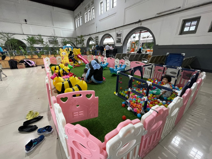 Titipkan Anak Saat Menunggu KA Di stasiun Gambir, Pasarsenen dan Cikarang