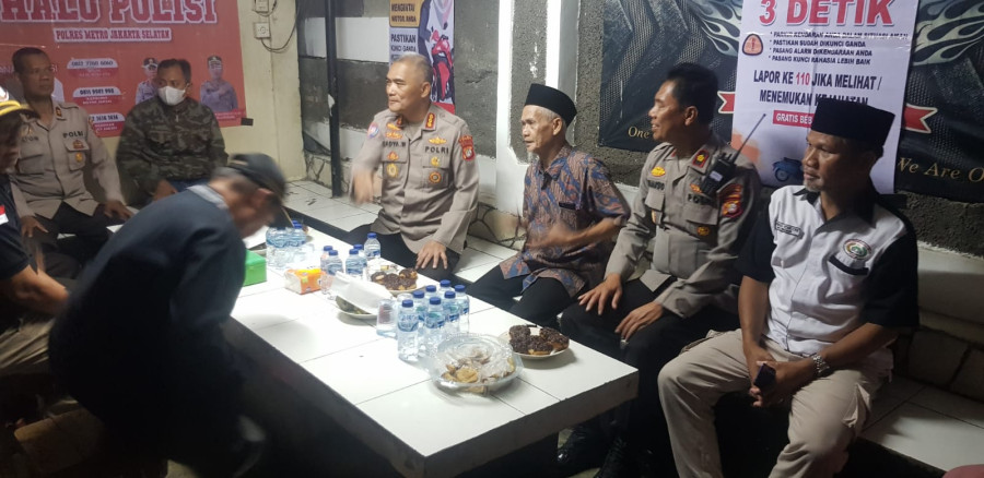 Dirbinmas Polda Metro Berdialog Bersama Warga Pancoran