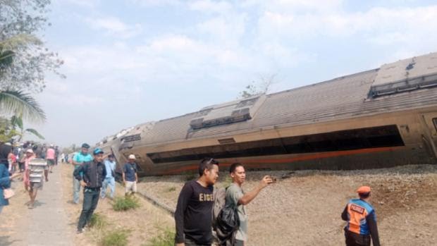 KA Argo Semeru Anjlok di Kulonprogo, Sejumlah Gerbong Keluar Rel