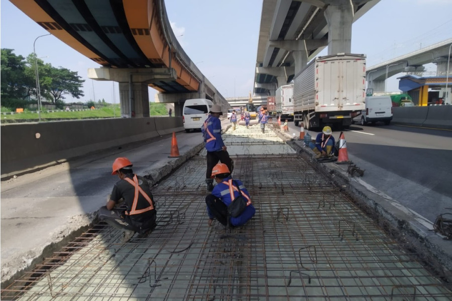 Awas Ada Pekerjaan Rekonstruksi di KM 11 Ruas Tol Jakarta -Cikampek