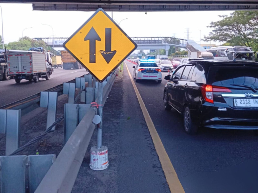 Contraflow Di Ruas Tol Jakarta-Tangerang Arah Merak