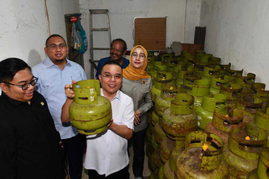 Pastikan Ketersediaan Pasokan LPG 3 Kg, DPR RI Sidak ke Sejumlah Sub Pangkalan