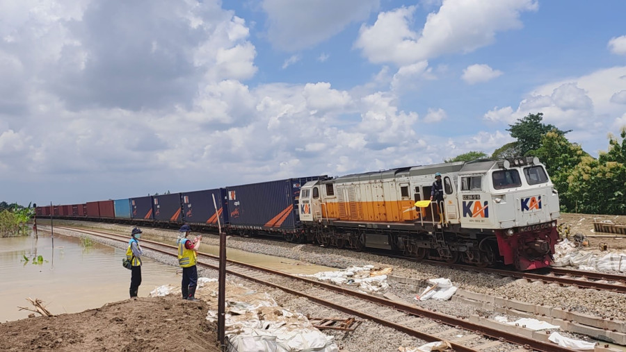 Usai Diterjang Banjir, Jalur Kereta Api Antara Stasiun Gubug – Stasiun Karangjat Kini Sudah Kembali Dibuka